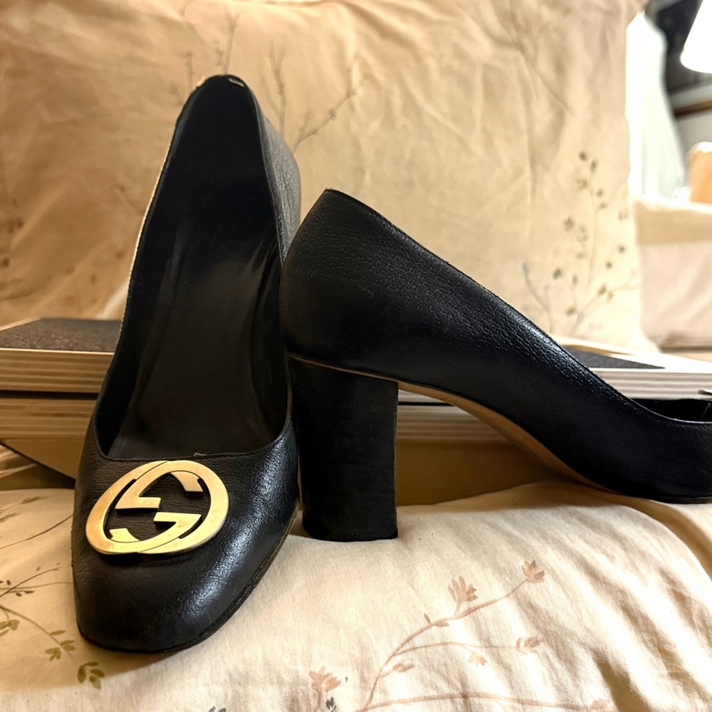 Gucci Black Heels with Gold Emblem - Picture 2 of 6